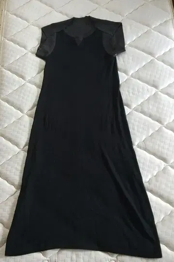 새상품급 히로코코시노 트렁크 니트 원피스 블랙 사이즈 40