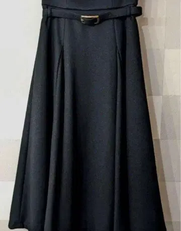 [ 택 포함 새상품 ] 하이웨스트 디자인 스커트 블랙 미인꽃