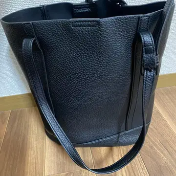 블랙 가죽 토트백