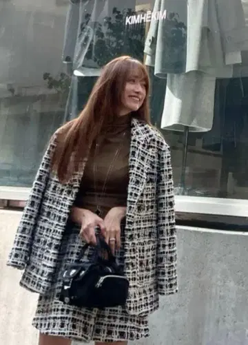 코엘 트위드 자켓 화이트 블랙 용아 착용 사이즈 36