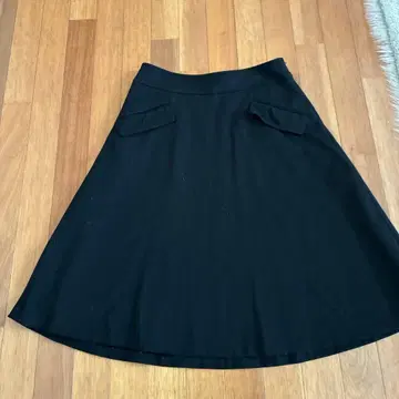 BODY DRESSING 블랙 플레어 스커트 사이즈 9