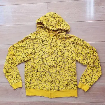 모모이로 클로버 Z 시오링 후드티 옐로우 컬러