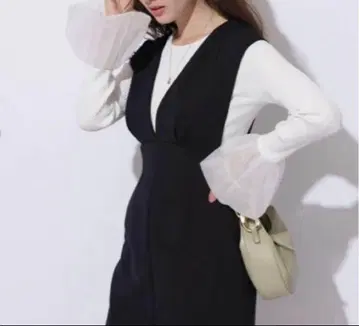 네고 불가 택 포함 새상품 아푸와이저 리셰 소매 튤 플레어 니트