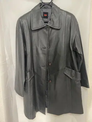 BIBA 다크 그레이 가죽 코트