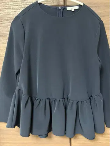 yori 스트레치 프릴 블라우스 36 네이비 긴팔