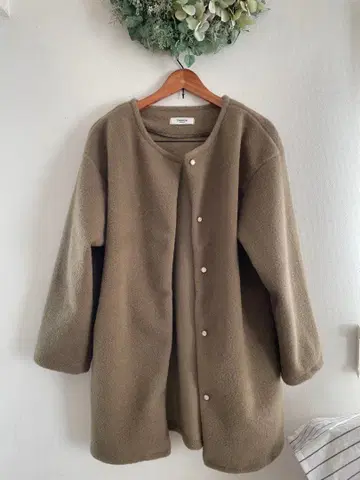 올리브색 플리스 자켓