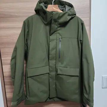 UNIQLO 하이브리드 다운 M 올리브 그린