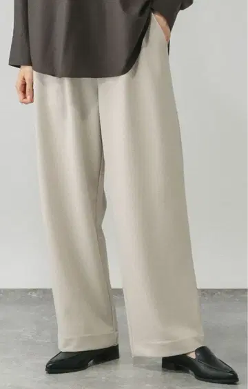 새상품 글로벌 워크 이지케어 스트레치 와이드 팬츠 에크루 S
