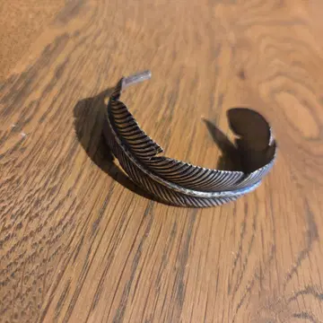 깃털 디자인 실버 커프 팔찌