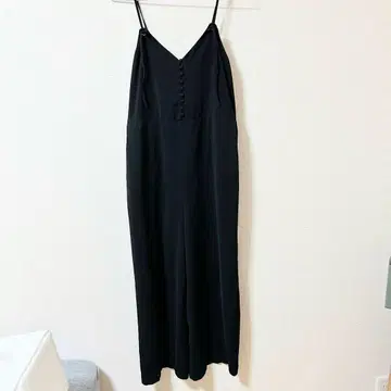 KBF+ 블랙 V넥 살로펫