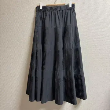 새상품 라 부티크 봉봉 플리츠 롱 스커트 차콜