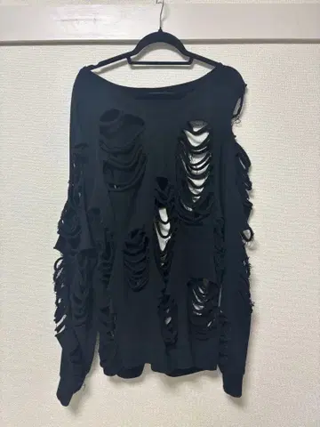 JUN/NAKAYAMA 블랙 데미지 니트