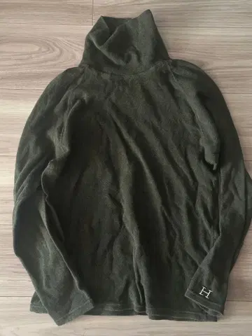 할리우드 런치 마켓 스트레치 플라이스 터틀넥 롱 슬리브