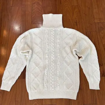 Carriage Court 케이블 짜임 터틀넥 스웨터 M