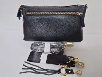 [ 새상품 ] 블랙 가죽 숄더백 골드 지퍼