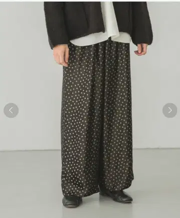 새상품급 카구레 도트 자카드 이지 팬츠