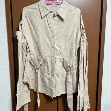 lilLilly 베이지 블라우스