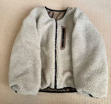 크림색 플리스 자켓 집업