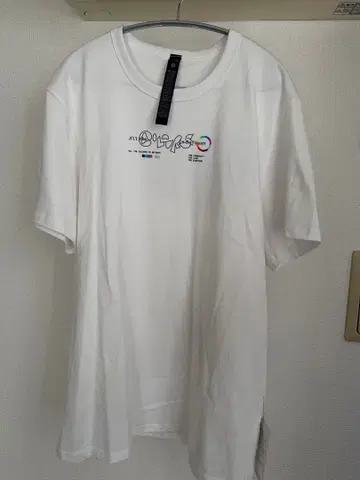 룰루레몬 LGBTQIA+ 프라이드 화이트 T셔츠