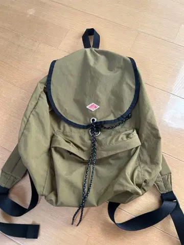 단톤 카키 백팩