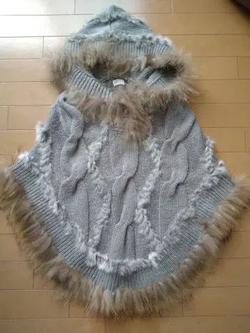 후드 부착 판초