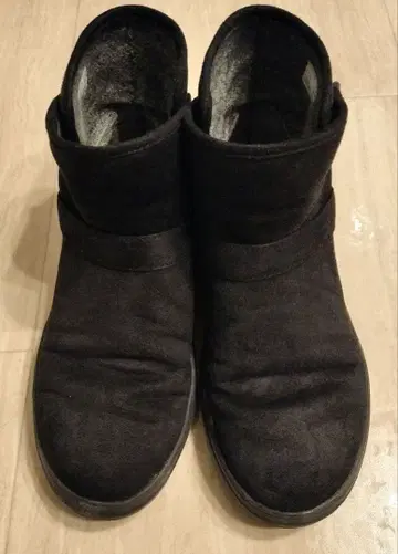 Crocs 블랙 숏부츠