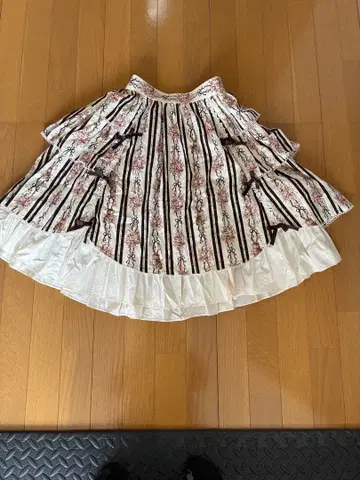 Innocent World 플레어 스커트