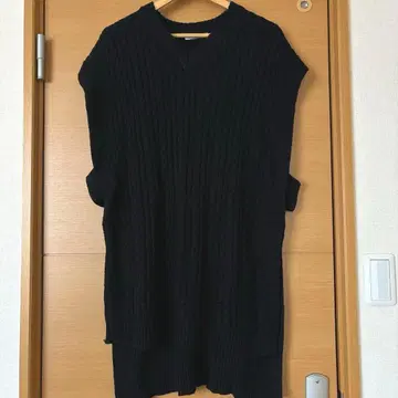 새상품 산밸리 롱 니트 베스트 베스트 케이블 짜임 V넥 블랙