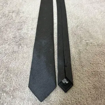 EMPORIO ARMANI 블랙 넥타이 택 올풀림 있음