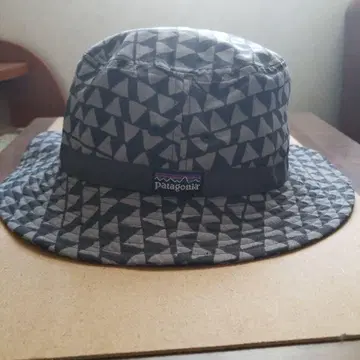 patagonia 기하학 패턴 버킷햇 S/M