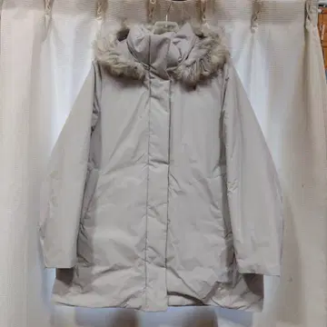 유니클로 하이브리드 다운 코트
