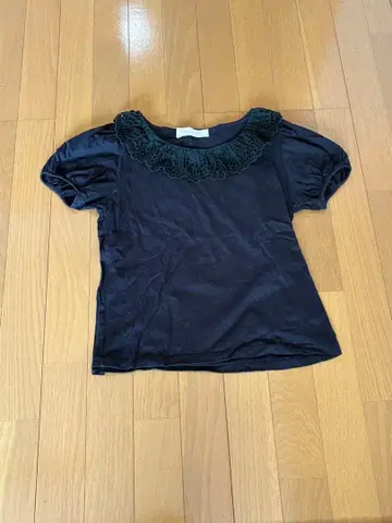 Leur Getter 블랙 퍼프 슬리브 T셔츠