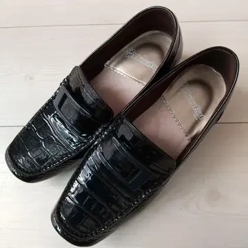 BeauFort 악어 엠보싱 블랙 23EEE