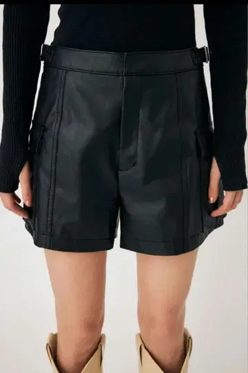 하이웨스트 가죽 숏팬츠