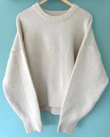 CLASSICAL ELF 넉넉하고 부드러운 코쿤 실루엣 믹스 니트 XL