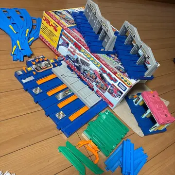 커다란 기차 관리 스테이션 프라레일 박스 포함