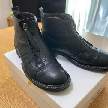 가죽 지퍼 숏부츠 블랙