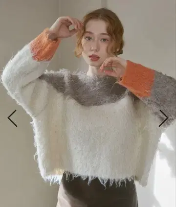 Ban 웨이브 배색 숏 니트탑 미사용 새상품!