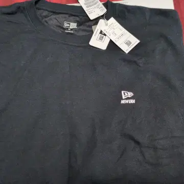 NEW ERA 블랙 긴팔 티셔츠 6L