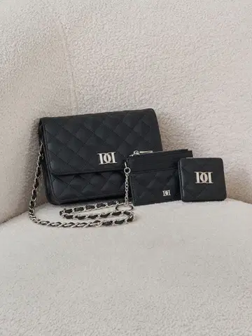 Darich 다리치 DD 로고 퀼팅 트래블 세트