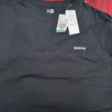 NEW ERA 블랙 반팔 T셔츠 6L