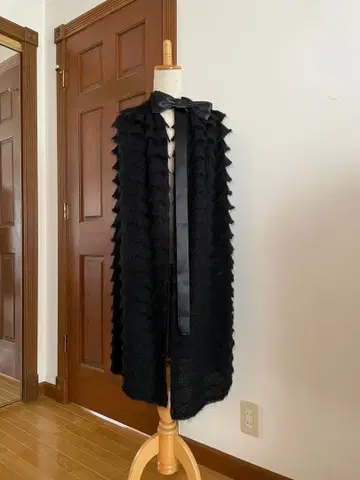 JESUS DIAMANTE 모헤어 케이프 코트