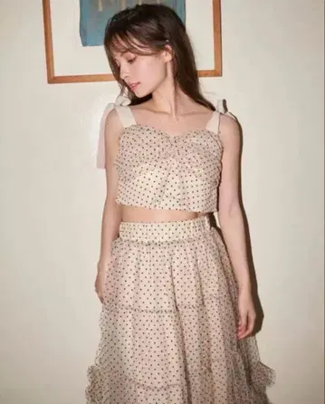 트리트 유어셀프 튤 스커트 스커트