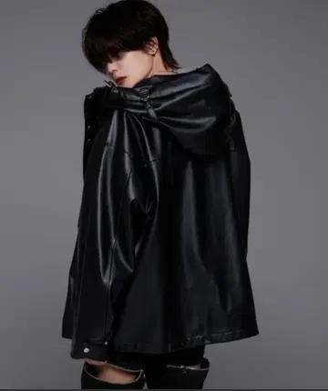 [20일까지] XS 사이즈 ADRER 신세틱 가죽 마운틴 후드티