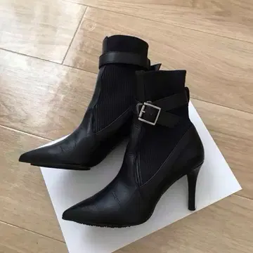 버클 포함 블랙 앵클부츠 다이애나 니트 부츠 힐 심플