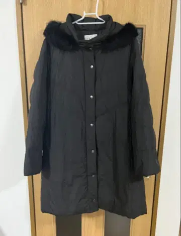 퍼 후드 블랙 다운 코트