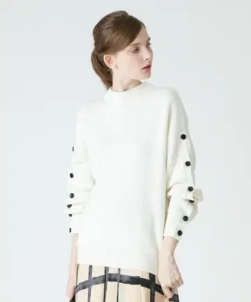 미사용 새상품 알아바일 슬리브 버튼 풀오버 화이트 루루윌비