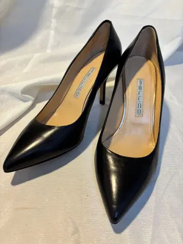 PELLECO 블랙 스틸레토 하이힐