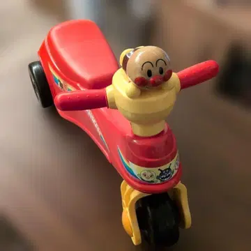 호빵맨 스쿠터 빨간색