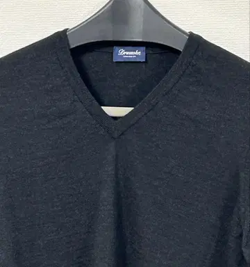 돌모어 차콜 그레이 V넥 울 스웨터 48
